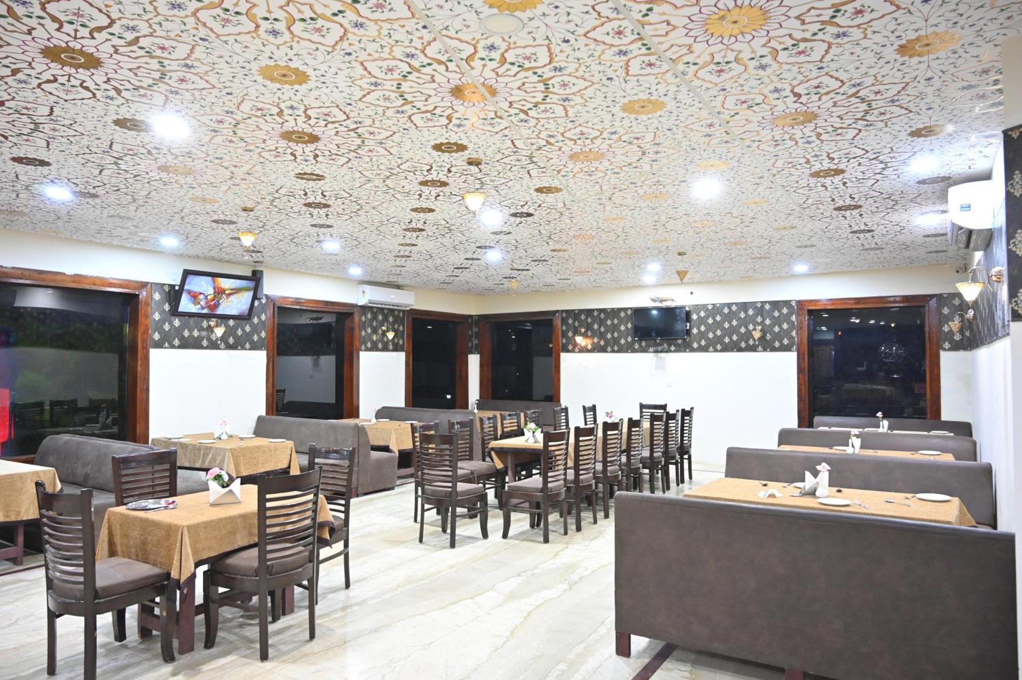 Orchha Club And Resort - Ocr Екстер'єр фото