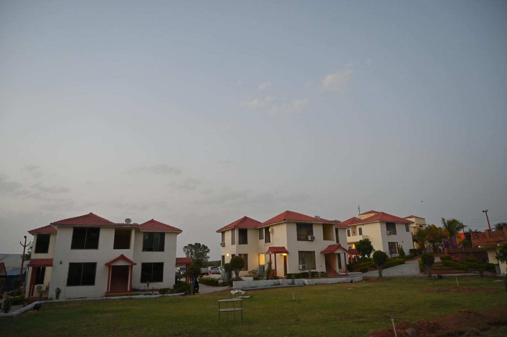 Orchha Club And Resort - Ocr Екстер'єр фото